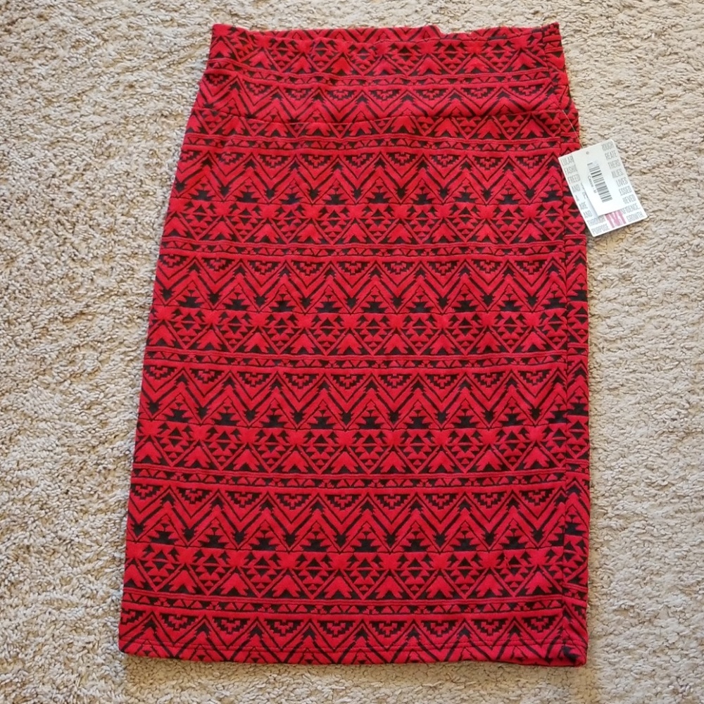 Lularoe Medium Black and Red Cassie. NWT